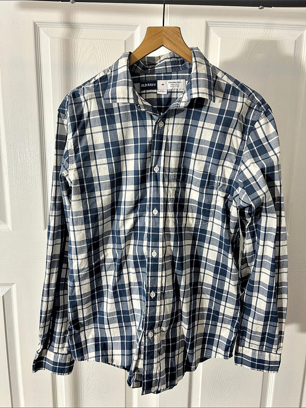 Old Navy Everyday Shirt Regular Fit Built-In Flex Plaid Blue & White Medium